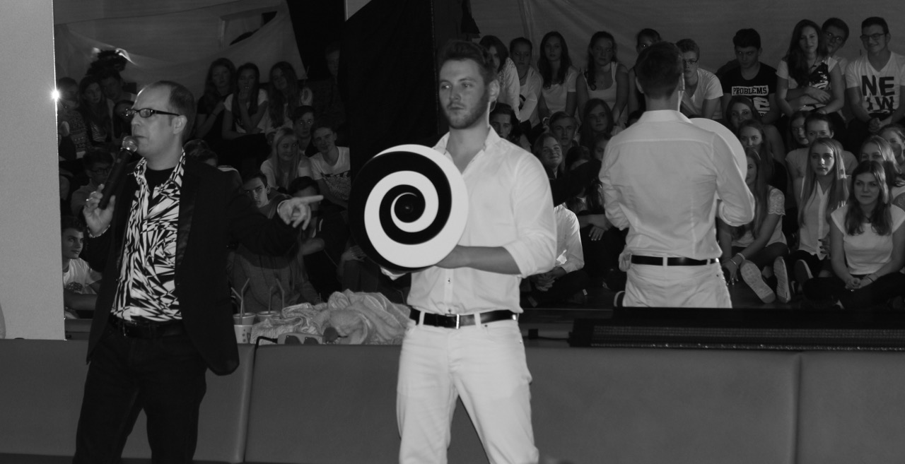 Hypnoseshow mit Hypnodisc Hypnoseshow mit Carsten Fenner dem Showhypnotiseur mit Hypnodisc